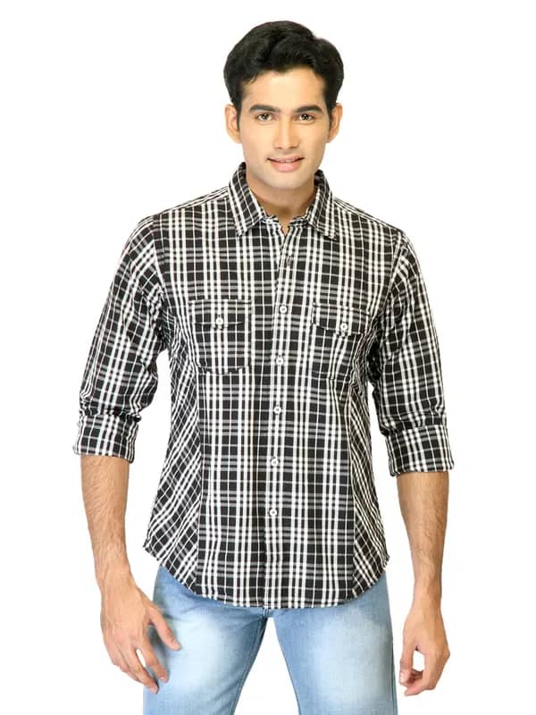 United Colors of Benetton Men Check Black Shirts