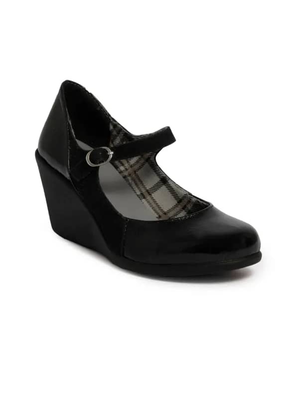 Catwalk Women Lifestyle Black Wedges