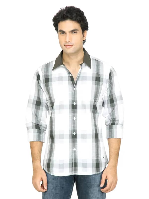United Colors of Benetton Men Check White Shirt