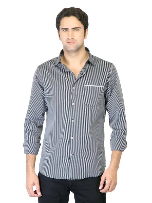 United Colors of Benetton Men Black Striped Shirt