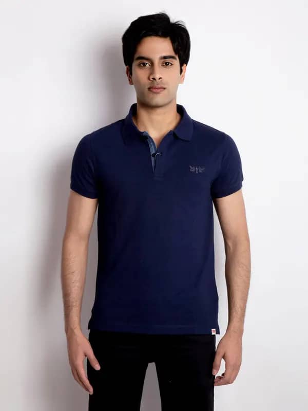Levis Men Solid Navy Blue Tshirt