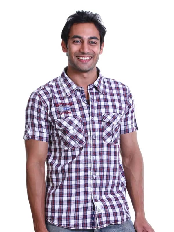 Basics Men Red Slim FitChecked Shirt