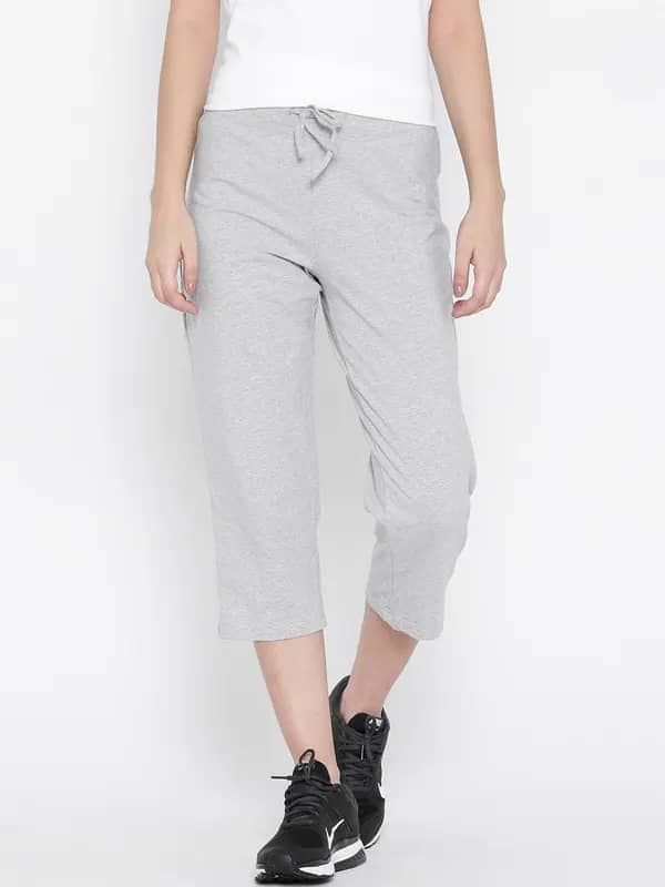Jockey Women Grey Melange Knit Capris 1300