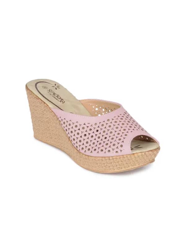 Senorita Women Pink Wedges
