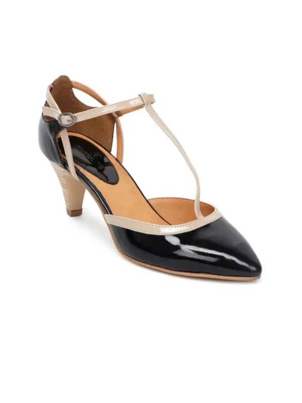 Enroute Women Black Heels