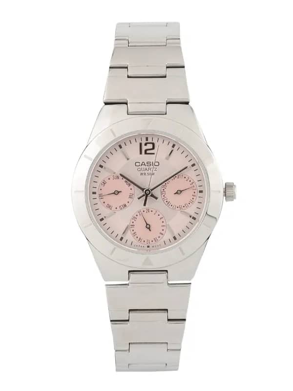 CASIO Enticer Women Silver-Toned Analogue Watch A379