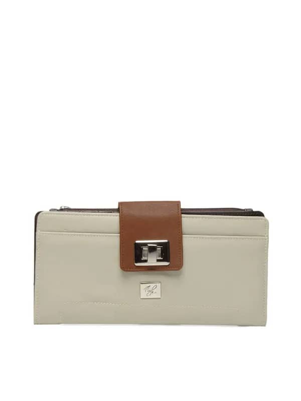 Nyk Women Grey Wallet