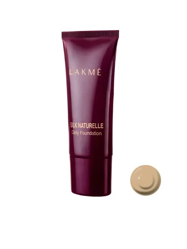 Lakme Pearl Silk Naturelle Daily Foundation