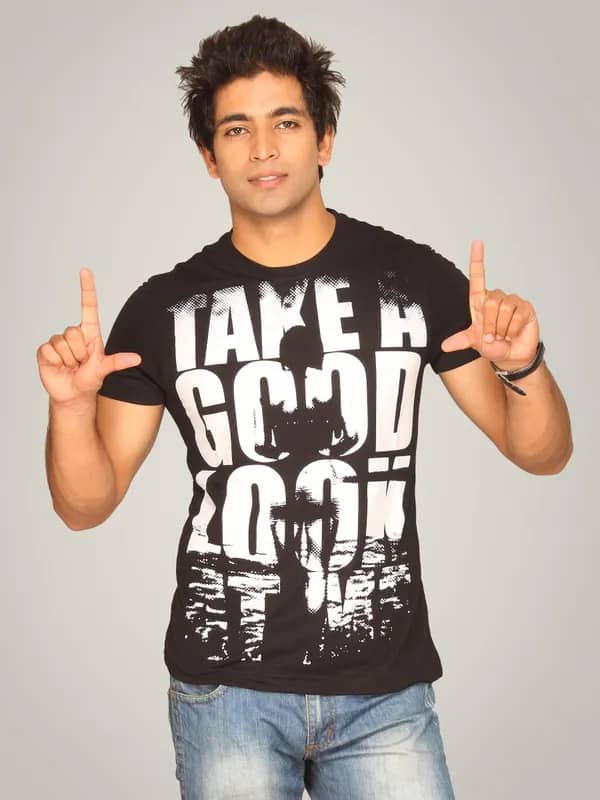 UCB Men's Roundneck Take Good Look Black T-shirt