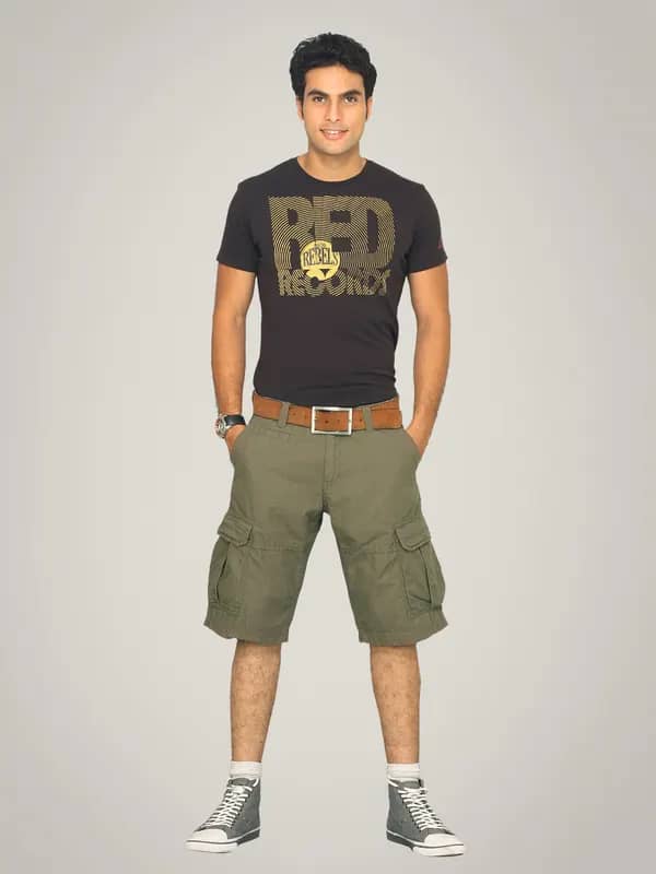 s.Oliver Men Pin Striped Olive Green Cargo Shorts