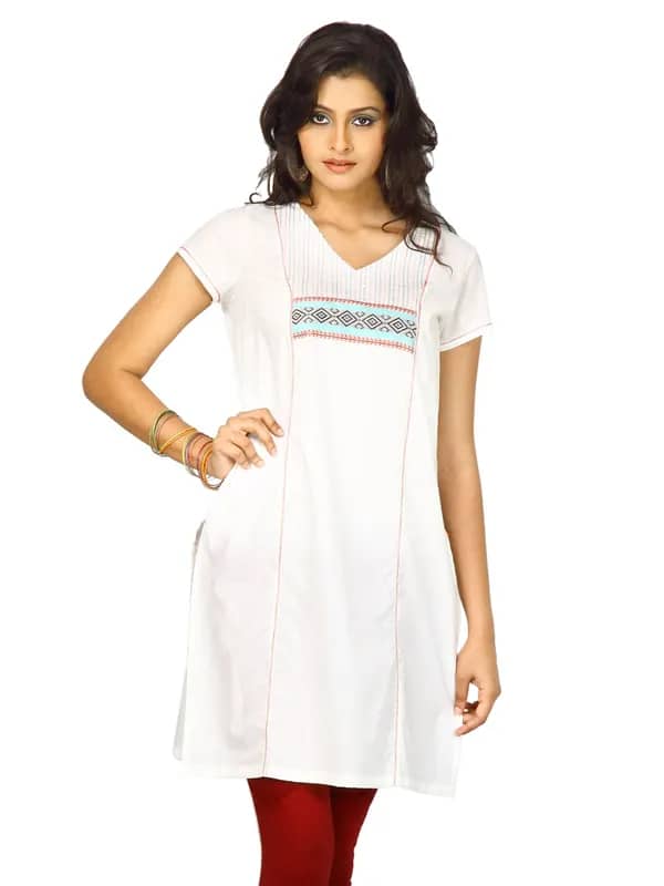 W Women V Neck Solid Short Sleeve White Kurta
