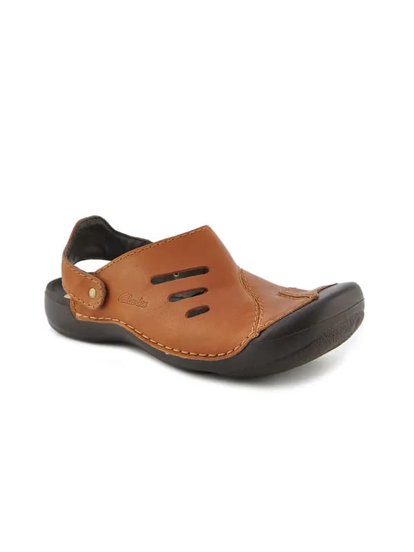Clarks Men Brown Wild Vibe Leather Closed Sandals