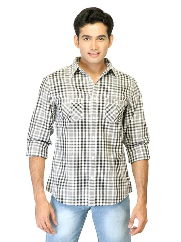 United Colors of Benetton Men Check White Shirts