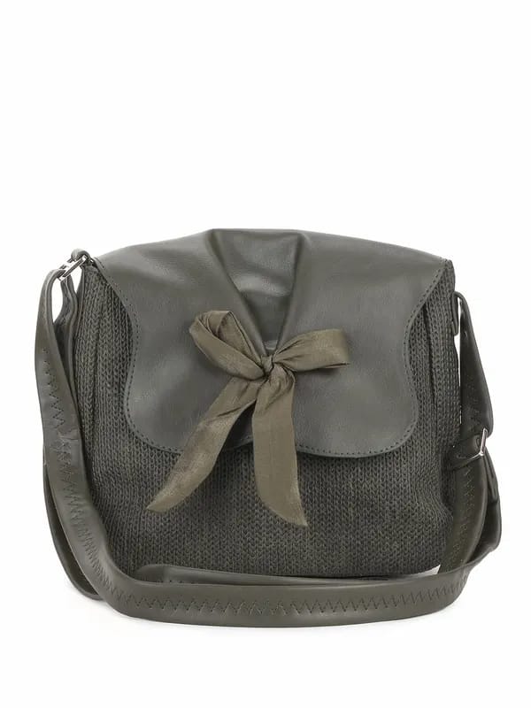 Baggit Women Quick Jhuti Green Handbag