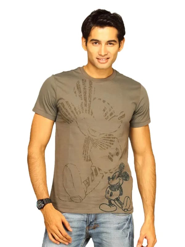 Mickey Men's Mickey Standing Passing Ray Brown T-shirt