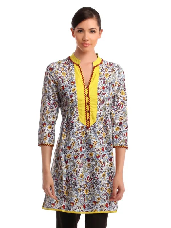 Ayaanay Women White Printed Tunic