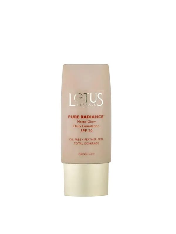 Lotus Herbals Pure Radiance Caramel Daily Foundation 370