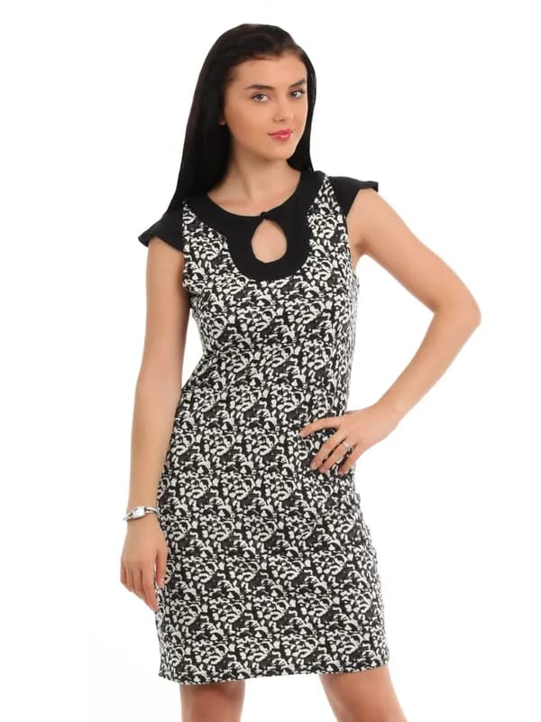 Latin Quarters Women & White Black Dress