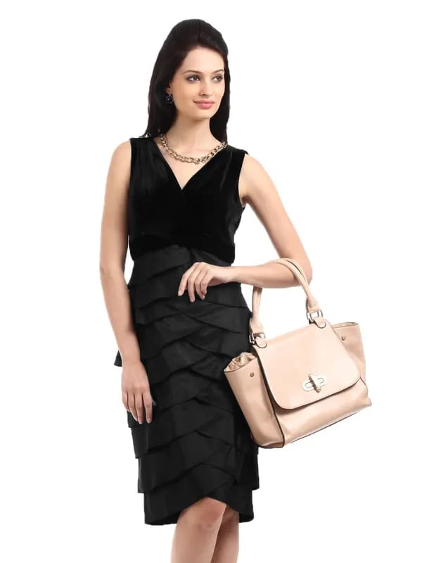 Avirate Women Black Dress