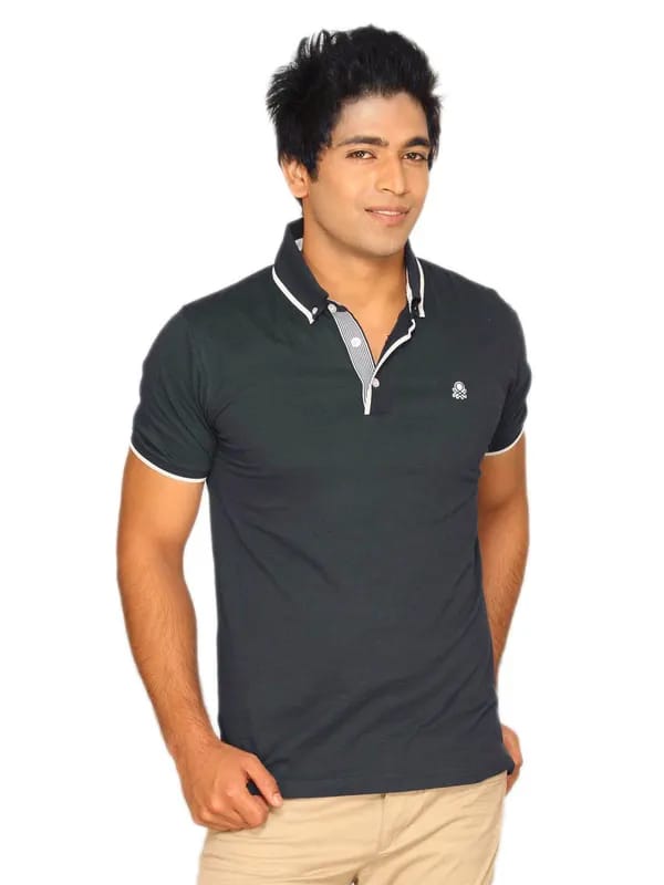 UCB Men's Solid Fabric Navy T-shirt