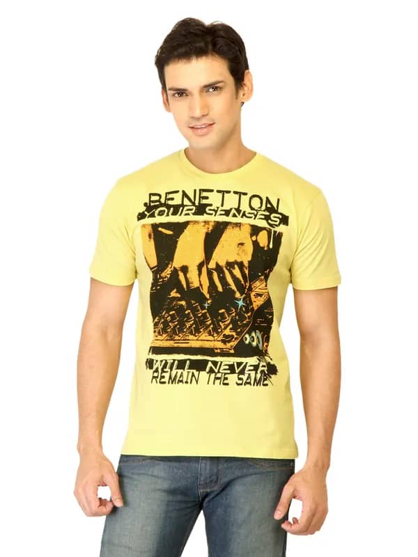United Colors of Benetton Men Printed Yellow Tshirts