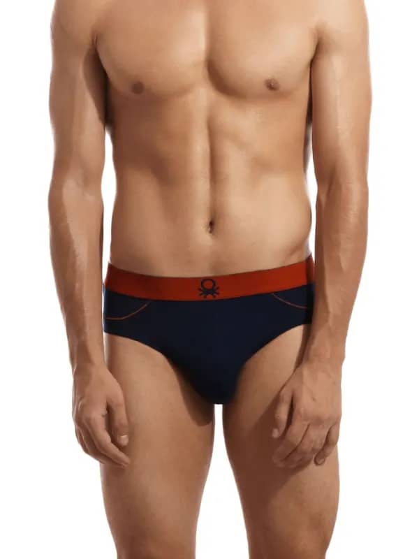 Undercolors of Benetton Men Black V-Brief