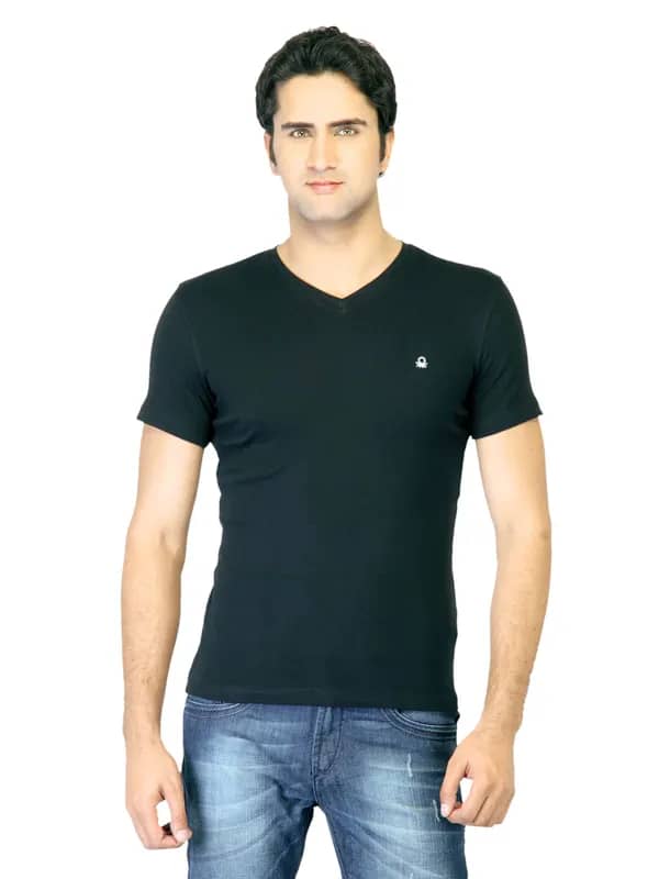 United Colors of Benetton Men Black T-shirt